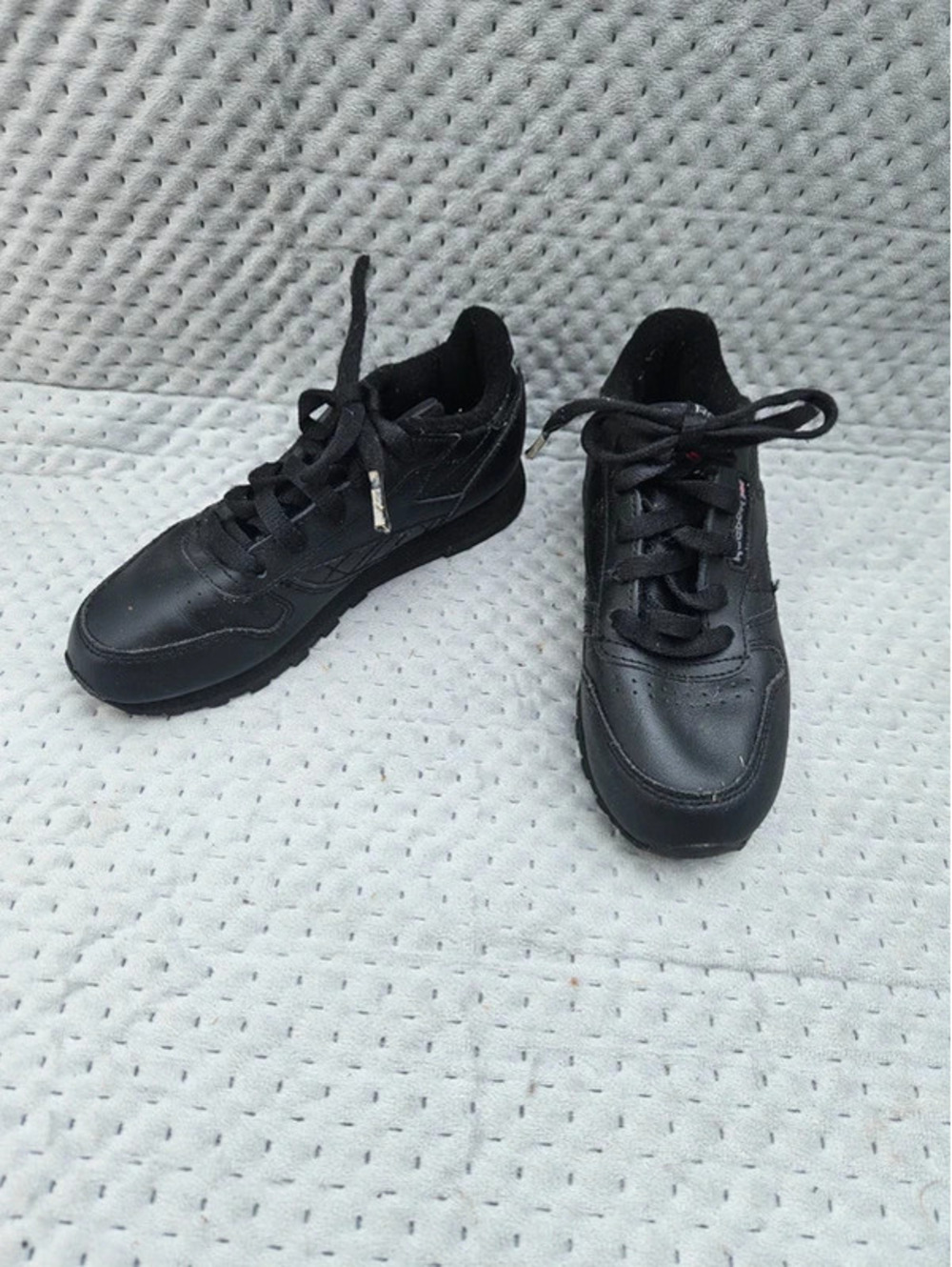 Reebok Classic Leather Kids Size 13 Black Triple Black Lace Up Sneakers 12A501